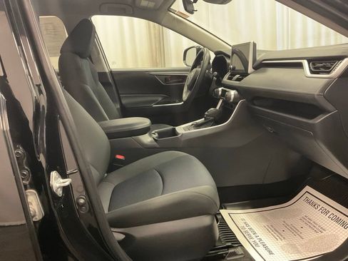 Used 2023 Toyota RAV4 LE AWD/4WD image 30