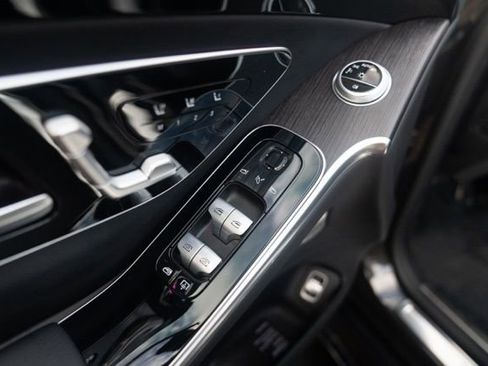 Used 2022 Mercedes-Benz S 500 4MATIC w/ AMG Line Package image 20