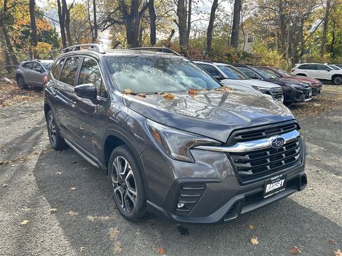 New 2025 Subaru Ascent Limited image 2