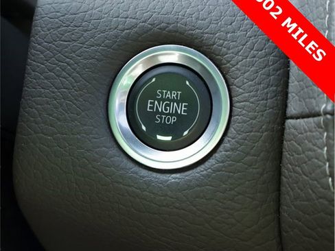 Used 2024 GMC Yukon Denali image 39