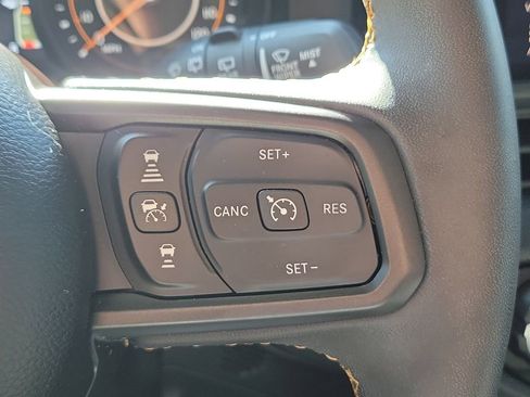 Used 2024 Jeep Wrangler Willys image 25