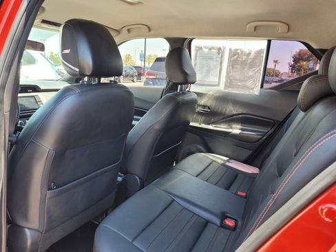 Used 2019 Nissan Kicks SR w/ SR Premium Package FWD image 13