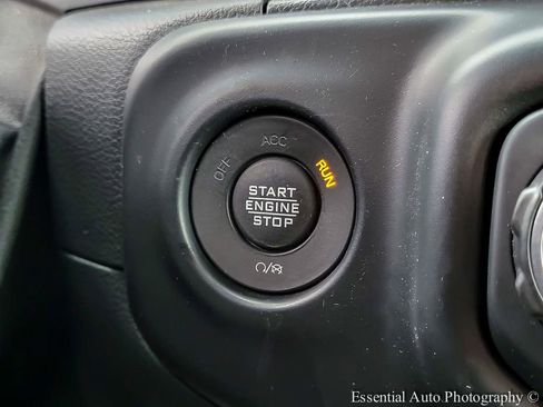Used 2021 Jeep Gladiator Sport AWD/4WD image 17