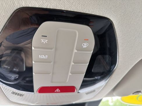 Used 2025 Kia K4 FWD image 25