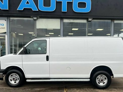 Used 2024 GMC Savana 2500 w/ Driver Convenience Package RWD image 22