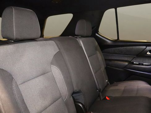 Used 2023 Chevrolet Traverse LT image 20