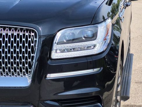Used 2018 Lincoln Navigator Reserve AWD/4WD image 11