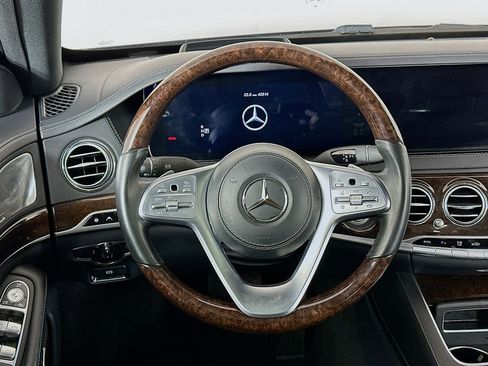 Used 2020 Mercedes-Benz S 560 Sedan image 18
