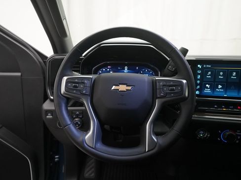 Used 2024 Chevrolet Silverado 1500 LT AWD/4WD image 16