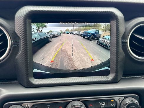 Used 2023 Jeep Wrangler Unlimited Rubicon 4xe w/ Steel Bumper Group image 15