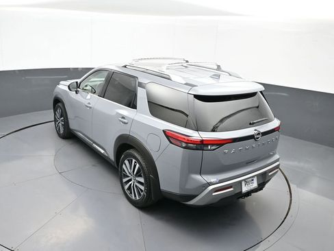 Used 2022 Nissan Pathfinder Platinum w/ Cargo Package image 42