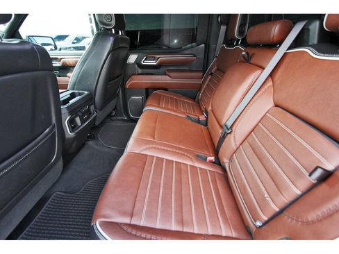 Used 2024 GMC Sierra 1500 Denali Ultimate AWD/4WD image 8