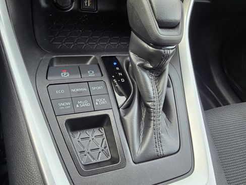 Certified 2023 Toyota RAV4 LE image 27