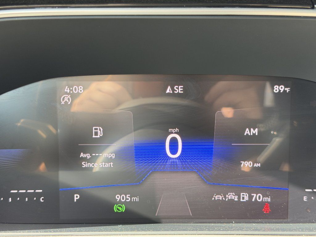 Used 2025 Volkswagen Taos SE FWD image 17