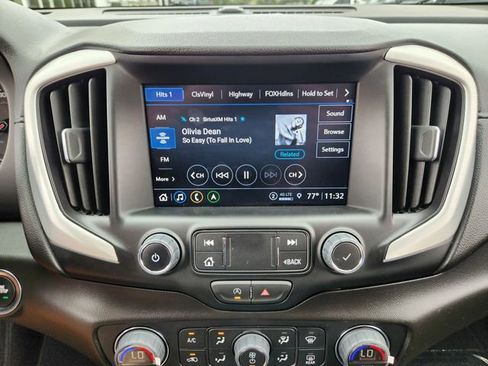 Used 2023 GMC Terrain SLT w/ Infotainment Package II image 16