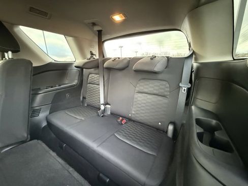 Certified 2024 Nissan Pathfinder SV image 17