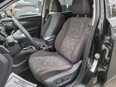 Used 2016 Nissan Rogue SV w/ SV Premium Package image 9