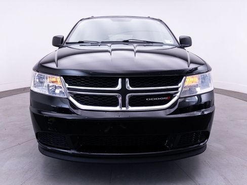 Used 2017 Dodge Journey SE FWD image 2
