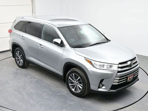 Used 2019 Toyota Highlander XLE image 35