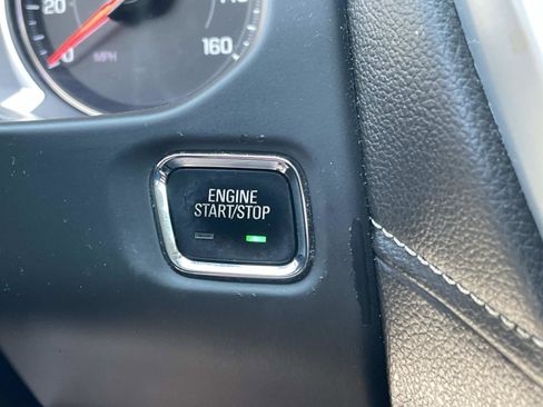 Used 2021 GMC Acadia SLT w/ Premium Package image 19