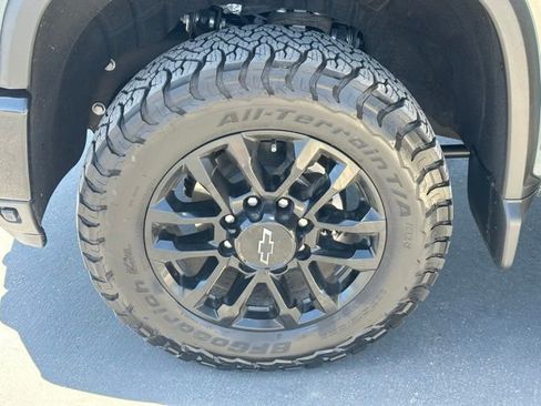 Certified 2026 Chevrolet Silverado 3500 LTZ w/ LTZ Plus Package AWD/4WD image 32