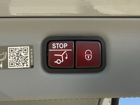 New 2025 Mercedes-Benz Maybach EQS 680 4MATIC image 13