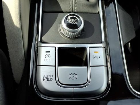 Used 2024 Kia Telluride EX w/ EX Captain's Chair Package FWD image 25