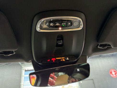 Used 2017 Volvo XC90 T6 Momentum w/ Vision Package image 32