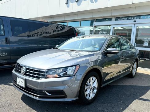 Used 2017 Volkswagen Passat 1.8T S FWD image 3