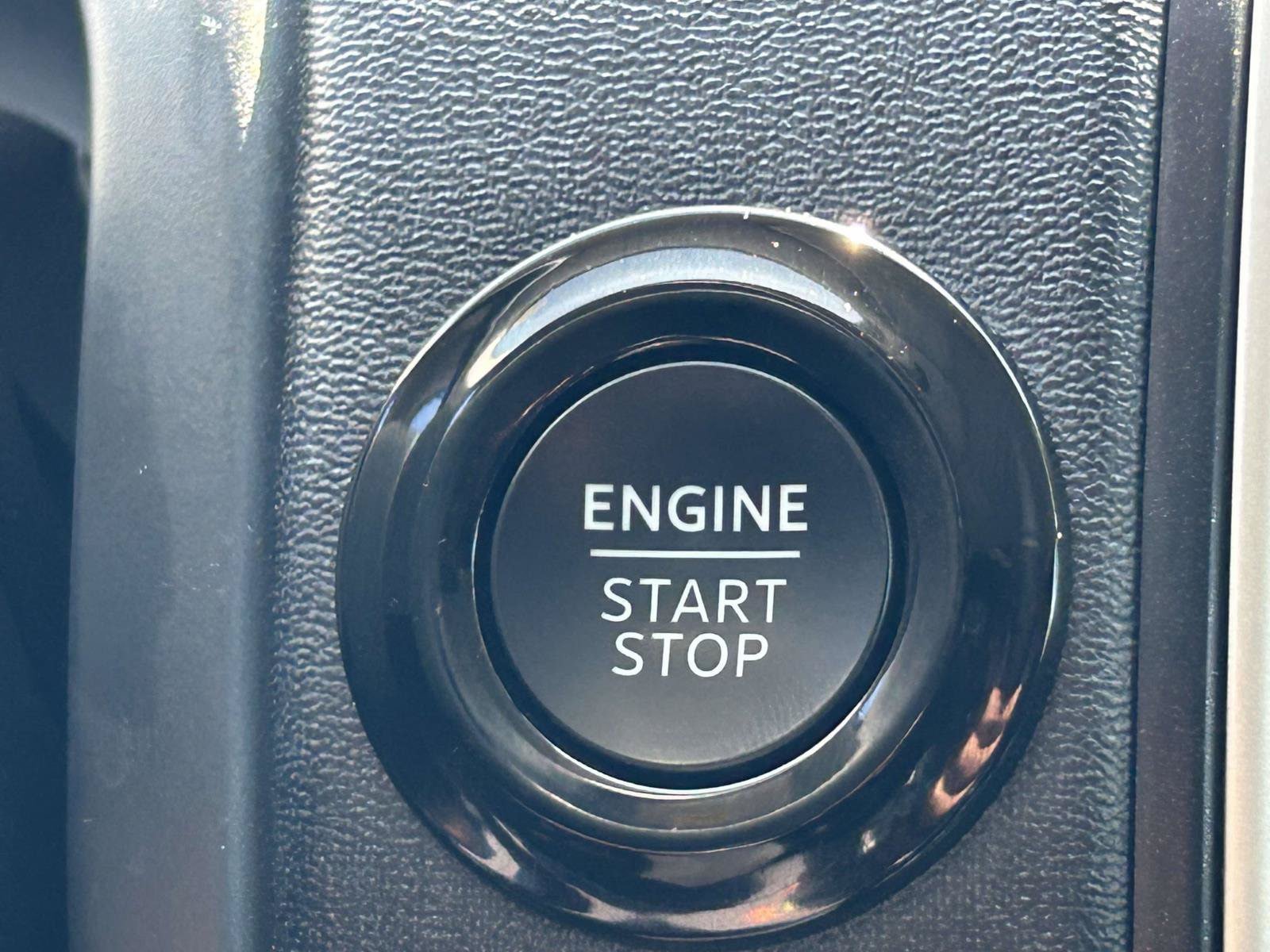 Used 2025 Ford Expedition Active RWD image 31