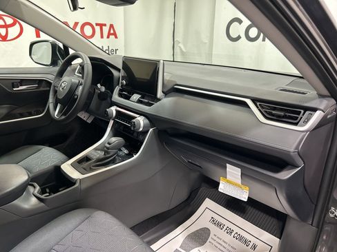 Used 2025 Toyota RAV4 XLE image 10