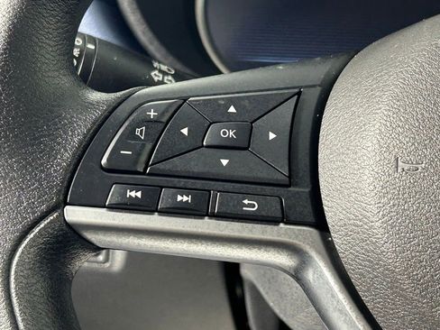 Used 2025 Nissan Versa SV w/ Trunk Package image 23