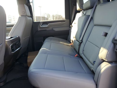 New 2025 GMC Sierra 2500 SLT w/ SLT Premium Package image 29