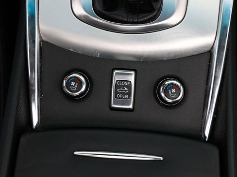 Used 2014 INFINITI Q60 Convertible w/ Premium Package image 46