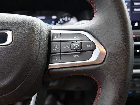 Used 2023 Jeep Compass Trailhawk image 11