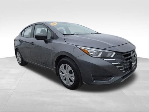 Used 2023 Nissan Versa S image 1