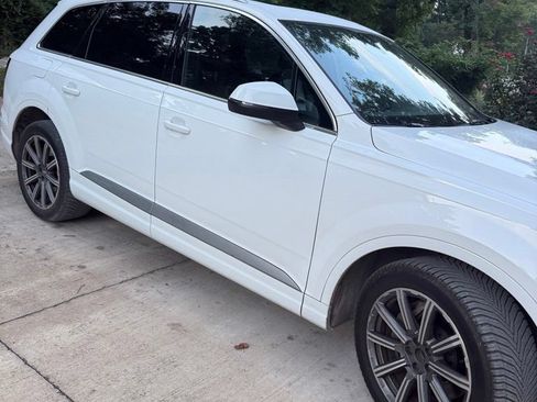 Used 2017 Audi Q7 2.0T Premium Plus w/ Premium Plus Package AWD/4WD image 11