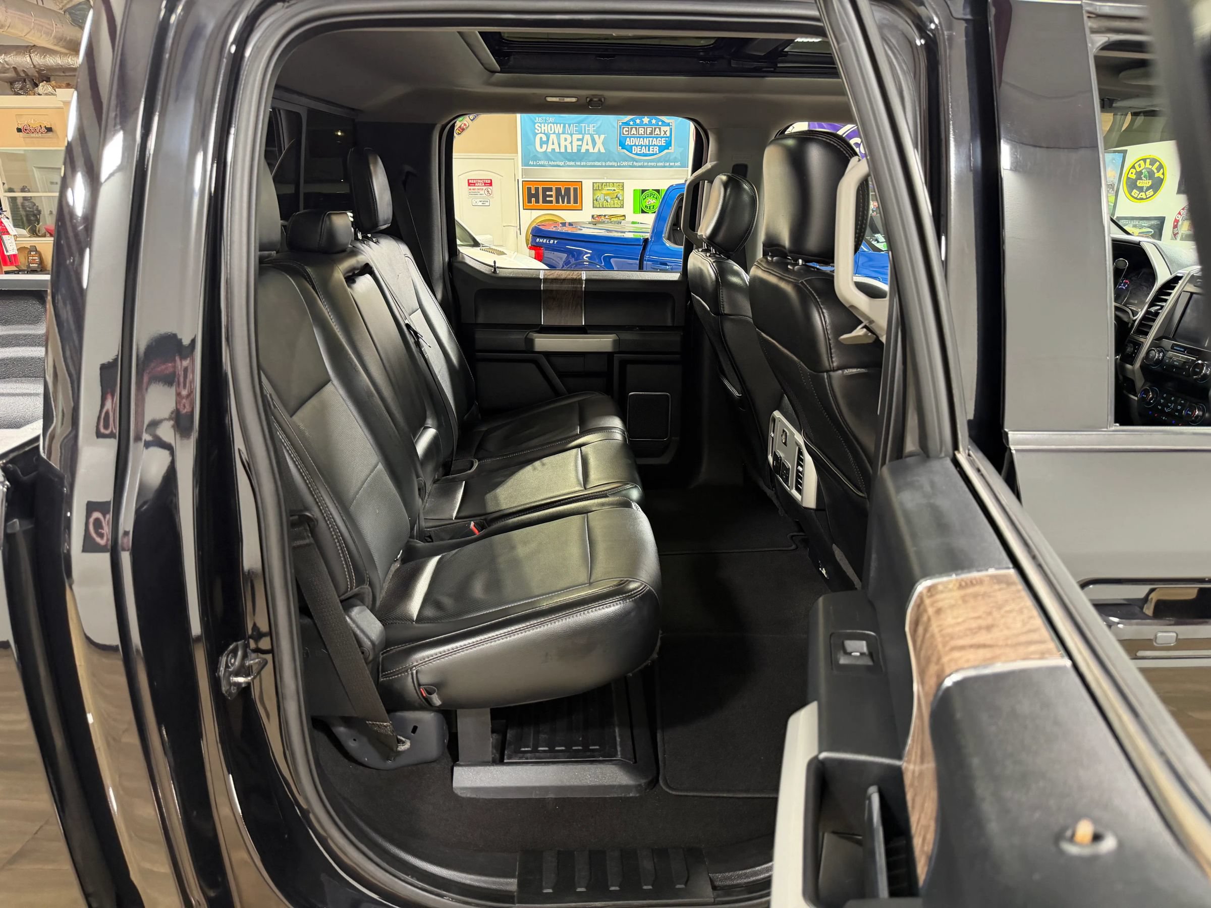 Used 2019 Ford F250 Lariat w/ Lariat Ultimate Package AWD/4WD image 19