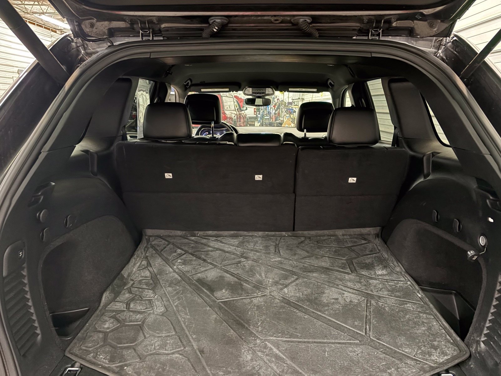 Used 2018 Jeep Grand Cherokee Limited AWD/4WD image 33
