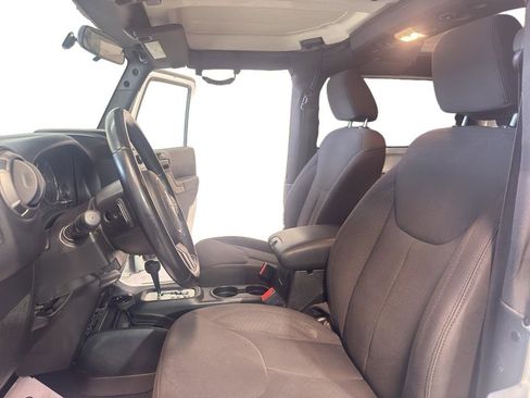 Used 2018 Jeep Wrangler Sport image 15