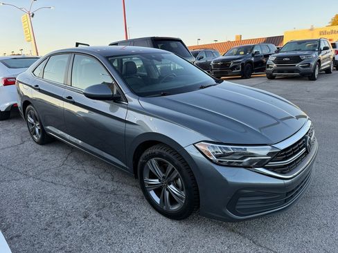 Used 2024 Volkswagen Jetta SE image 10