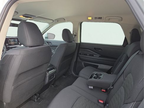 Used 2025 Nissan Pathfinder SV AWD/4WD image 10