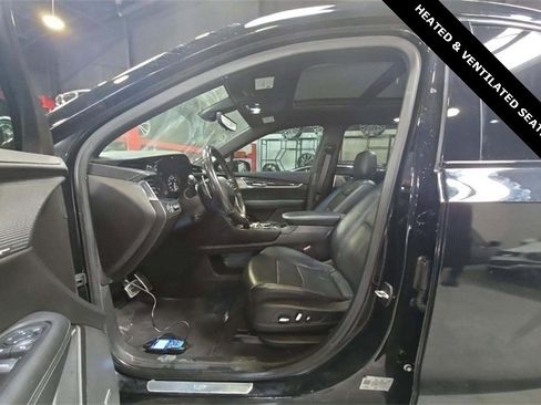 Used 2023 Cadillac XT6 Sport w/ Technology Package image 5