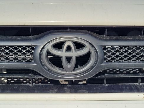 Used 2015 Toyota Tacoma PreRunner w/ SR5 Package image 11