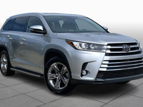 Used 2019 Toyota Highlander Limited Platinum image 2