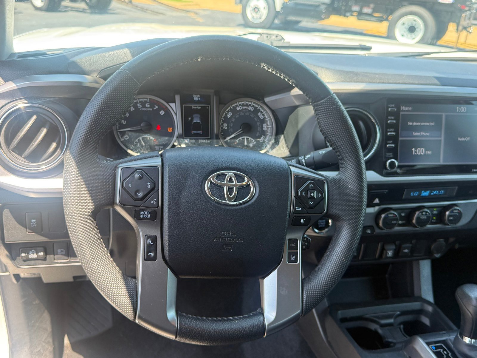Used 2023 Toyota Tacoma SR5 w/ Technology Package AWD/4WD image 9