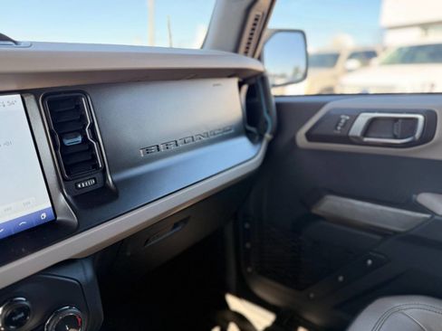 Used 2022 Ford Bronco Wildtrak image 40