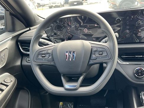 New 2025 Buick Envista Preferred image 12