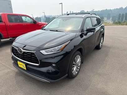 Used 2023 Toyota Highlander Platinum