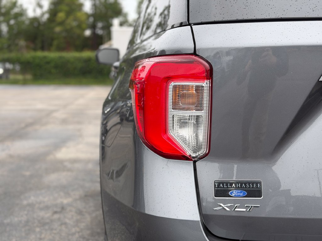 Used 2023 Ford Explorer XLT w/ Equipment Group 202A RWD image 12